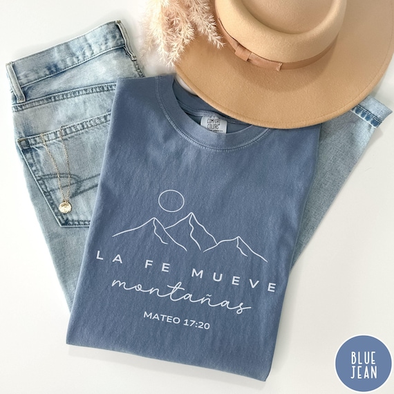 Camisa Cristiana for Hispanic, Christian Shirt in Spanish Faith can move mountains, Versículo de la Biblia en Español, Believer gift her