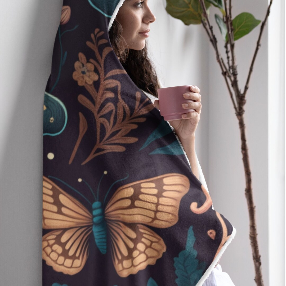 Thorny Path Black Hooded Blanket