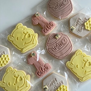 Winnie the Pooh Cookie Cutter & Stamp