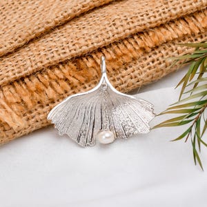 Ginkgo Biloba Pendant, Ginko leaf handmade pendant, Ginkgo Necklace, Silver Pendant, Pearl Pendant, Necklace Chain, Botanical Pendant