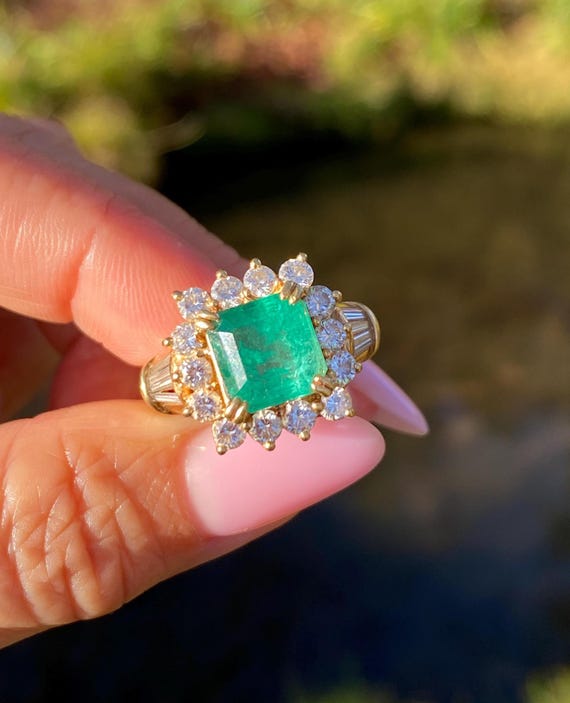 18K Gold Colombian Emerald & Diamond Ring | Vintage Fine Jewellery