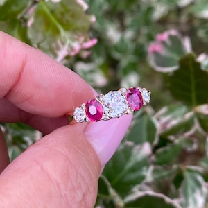 Viktoriansk rubin-diamantring | 18K guld antik fem stenar