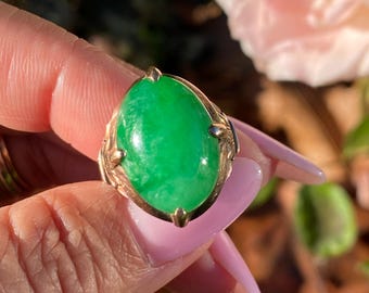 Art Deco 14k Gold Jade Cabochon Ring | Vintage Chinese Mark
