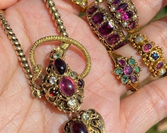 Antique Victorian Snake Necklace Cabochon Garnet in 15ct Gold