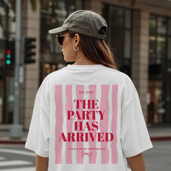 The Party Has Arrived T-Shirt in Weiß oder Sand mit Backprint | Trendy Statement Striped Shirt