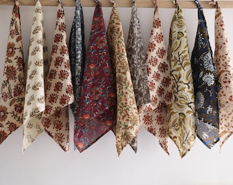 Servilletas de algodón estampadas a mano: juegos de servilletas reutilizables con estampado floral variado