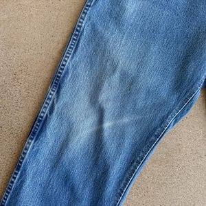 Jeans Wrangler 47MWZ vintage anni 2000, gamba dritta, taglia 35, taglio cowboy, effetto sbiadito e usurato, stile western immagine 4