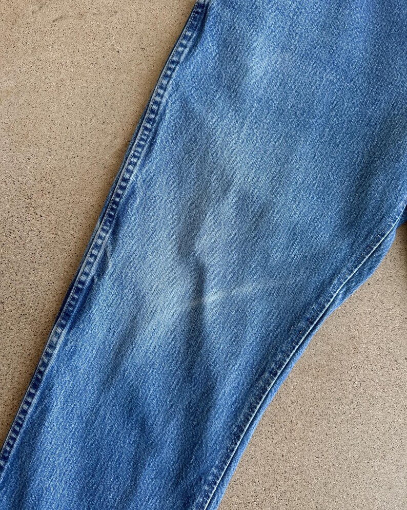 Jeans Wrangler 47MWZ vintage anni 2000, gamba dritta, taglia 35, taglio cowboy, effetto sbiadito e usurato, stile western immagine 4