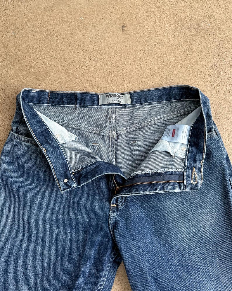 Vintage Wrangler Jeans Blue Medium Dark Wash Men's 32 Western Cowboy Denim image 2