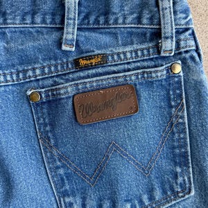 Jeans Wrangler 47MWZ vintage anni 2000, gamba dritta, taglia 35, taglio cowboy, effetto sbiadito e usurato, stile western immagine 7