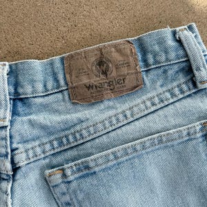 Vintage 2000s Wrangler Jeans Relaxed Straight Leg Men's 32 Light Wash Faded image 5