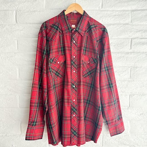 Chemise boutonnée rouge Western vintage des années 80 à imprimé fantaisie - Moyenne | Haut à manches longues et bottines de cowboy rétro - France