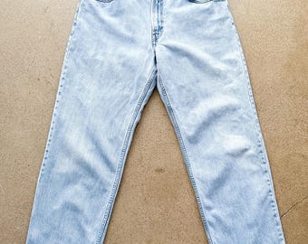 Vintage 2000s Levi's 550 Jeans Y2K Baggy Men's 34 Light Wash Distressed