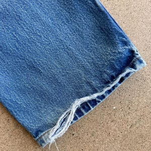 Jeans Wrangler 47MWZ vintage anni 2000, gamba dritta, taglia 35, taglio cowboy, effetto sbiadito e usurato, stile western immagine 8