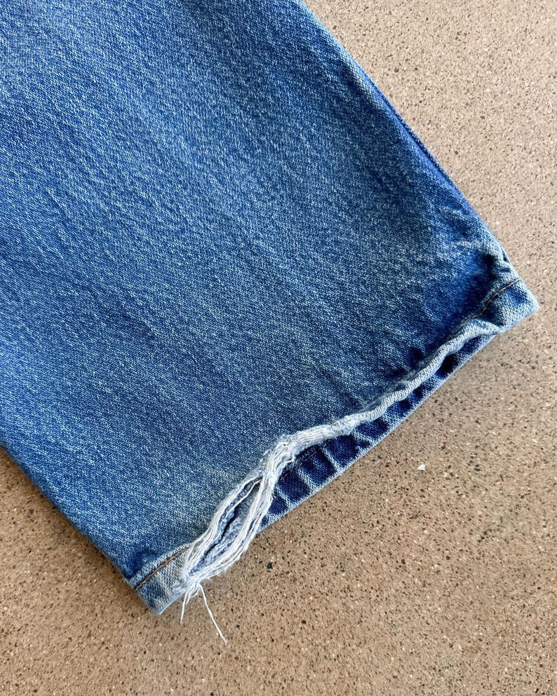 Jeans Wrangler 47MWZ vintage anni 2000, gamba dritta, taglia 35, taglio cowboy, effetto sbiadito e usurato, stile western immagine 8