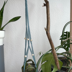 Flower traffic light macrame