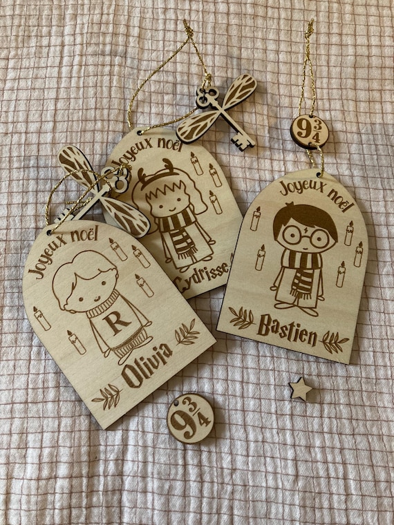 Personalized and engraved wooden Christmas bauble. My first Christmas. Harry Potter theme - Magic