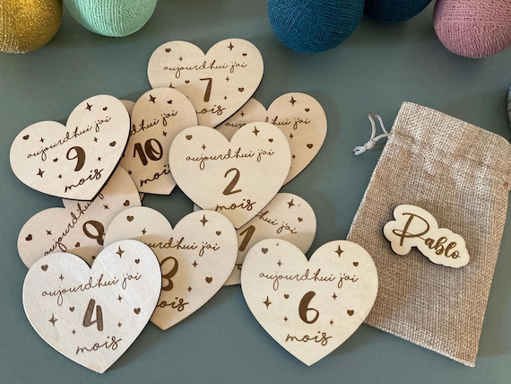 Set of 12 baby milestone cards - months - mini Heart model