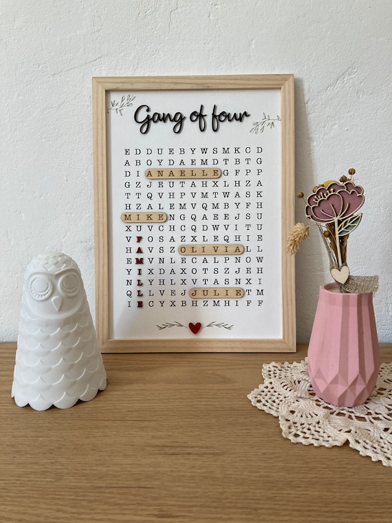 Personalized wood and paper frame - Word search - Family - Personalized poster with the first names of your family members