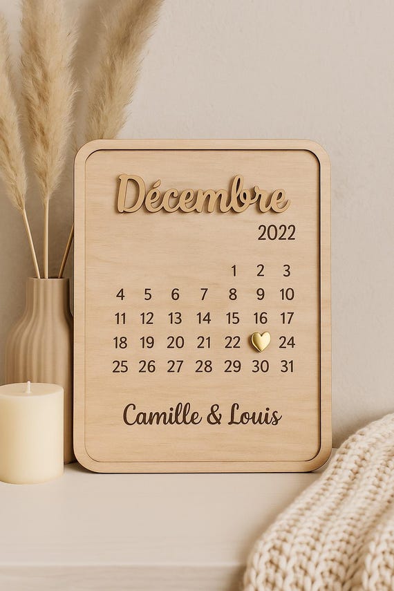 Personalized wooden calendar frame – Important date – 3D wood relief – Gift for couples, anniversary, Valentine's Day – Heart