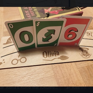 Support cartes de jeux en bois avec prénom personnalisé - Thème Harry Potter - Magie - Sorcier