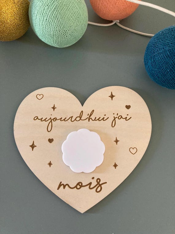 Baby milestone card - months - Heart model