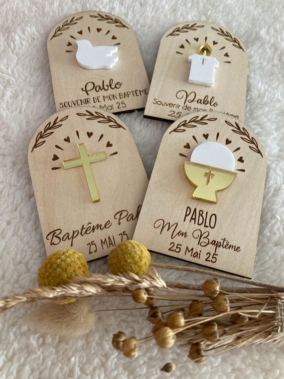Baptism Guest Gift - Magnets - Personalized magnets in wood and gold/white acrylic