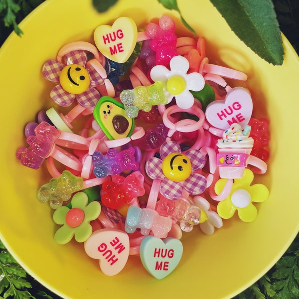 Funky y2k cute kids children’s rings/gummy bears/Lovehearts/smiley/avocado/daisy