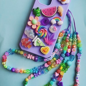 Dije para correa de teléfono con cuentas de arcoíris pastel: Pulsera con nombre personalizado