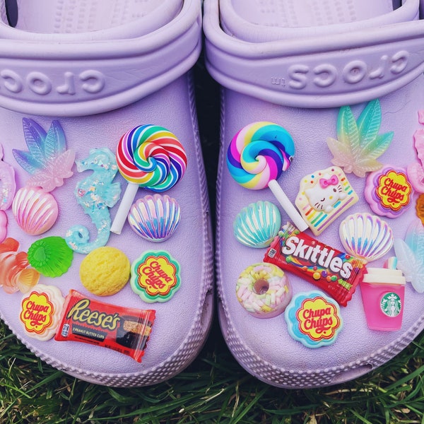 Pendentifs de chaussures géniaux de l'an 2000/Starbies/Hippocampe/Coquillage/Crème glacée/Sucette/Poisson/Feuille de mauvaise herbe/Hello Kitty/Donut/Chocolat aux arachides/Chups/Gelée/Bonbons/