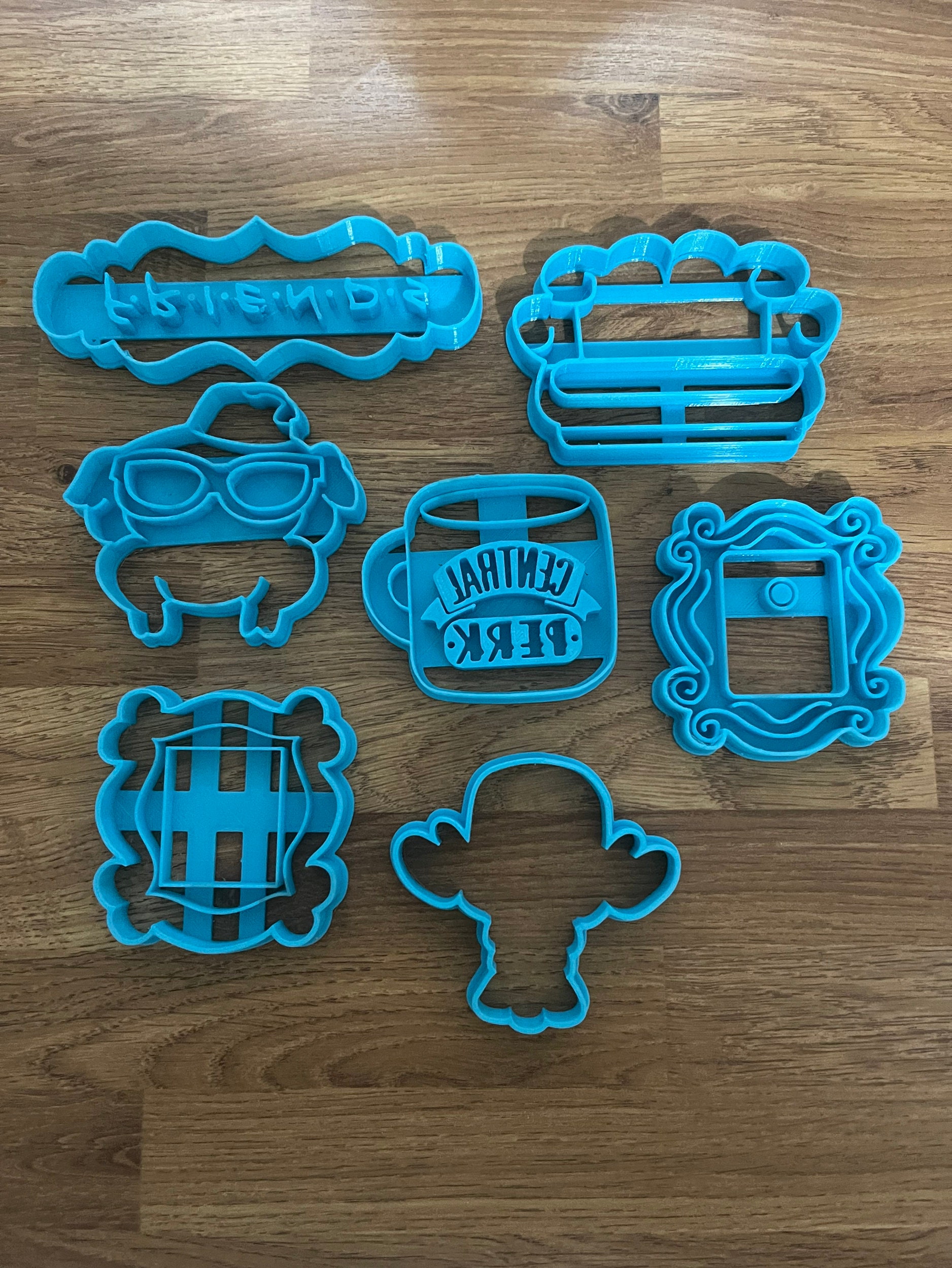 STL file Roblox - Logo Letters - Cookie Cutter - Fondant - Polymer