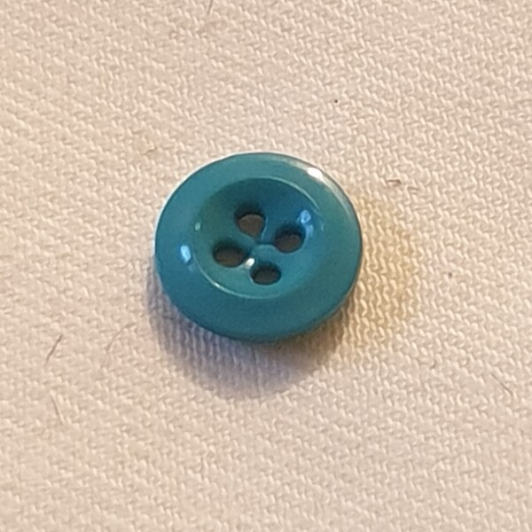 Knopf Hell Blau Plastik  Button Light Blue Plastic