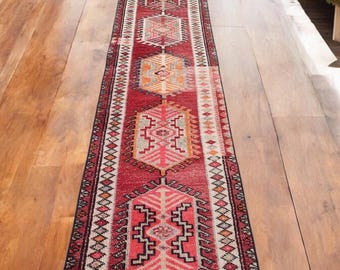 Vintage Persischer Teppichläufer: Handgewebter Wollteppich, Geometrisch, Boho Dekor
