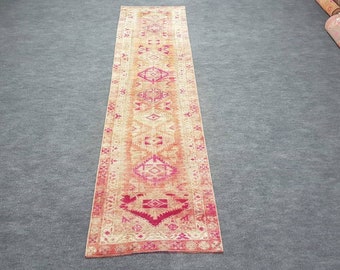 Tapete corredor turco vintage: lã feita à mão, com estampa geométrica tribal.