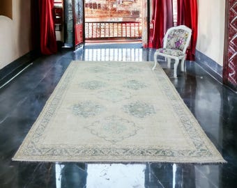 Vintage Wool Rug: Blue Cream Medallion Farmhouse Area Floor Covering (7'4" x 12'4")