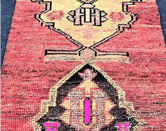 Tapete de corredor tribal autêntico, feito à mão em lã: tons suaves de rosa e laranja, com pelo baixo (3,65 m).