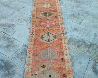 Vintage Turkish Herki Runner Rug: Handwoven Wool Tribal Hallway Carpet (2'x10')