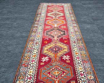 Vintage Turkish Runner Rug: Handmade Wool Oushak Hallway Carpet