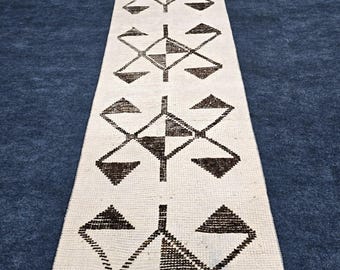 Handwoven Wool Tribal Runner Rug – 10 ft Long Neutral Beige Farmhouse Hallway Carpet