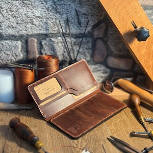 Cartera de cuero hecha a mano GANDAR® VINDORA / Cartera de cuero real personalizada para hombre / Tabaco / Regalo del Día del Padre para hombres / Cartera cosida a mano