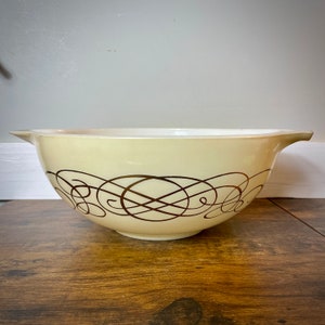 Vintage Pyrex Cinderella 4 Qt Promotional Large Chip Bowl Gold Scroll Mixing Bowl