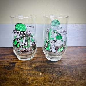 8 ounce plastic drinking glasses Red Cup Living 8 oz Wine Cup