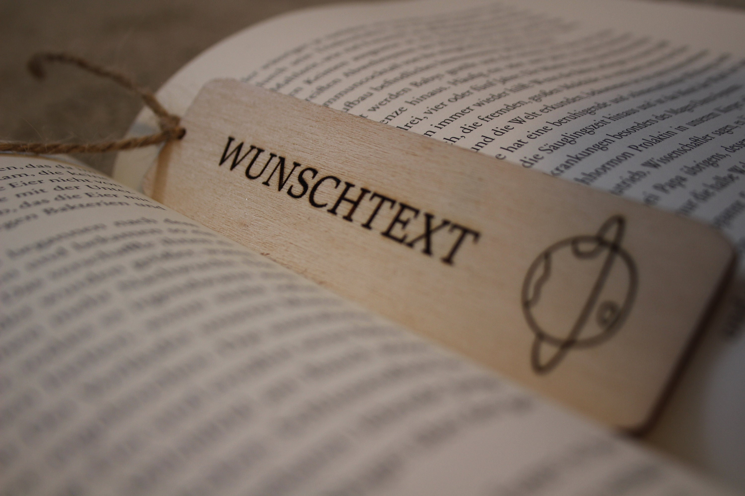 Lesezeichen personalisiert, Book marker mit Name, Bookmark aus Holz ...