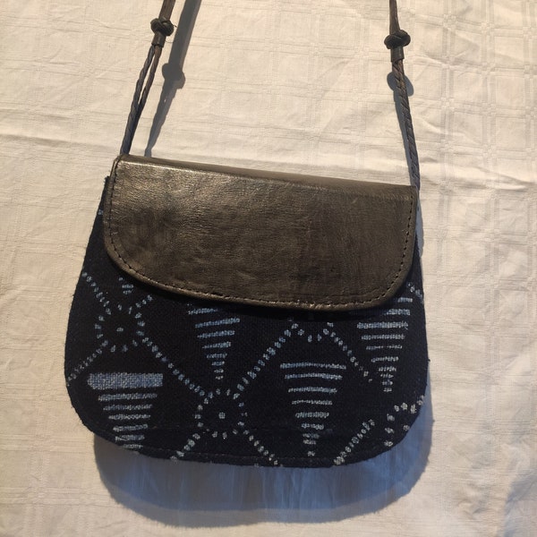 Kleine Umhängetasche. Handtasche. Abendtasche. hergestellt im Senegal. handmade. Einzelstück.