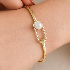 6 mm Perlen-Armreif Armband Gold | Minimalistische Perlenmanschette für Frauen | Juni Geburtsstein Schmuck | Elegantes Perlenarmband Geschenk | Zierlicher Armreif