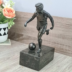 Heavy Vintage statuette figurine FOOTBALLER