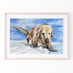 Puede incluir: Pintura acuarela de un perro golden retriever corriendo por la nieve. El perro est&aacute; mirando hacia el suelo y tiene una expresi&oacute;n feliz en su rostro. El fondo es un cielo azul con nubes blancas.