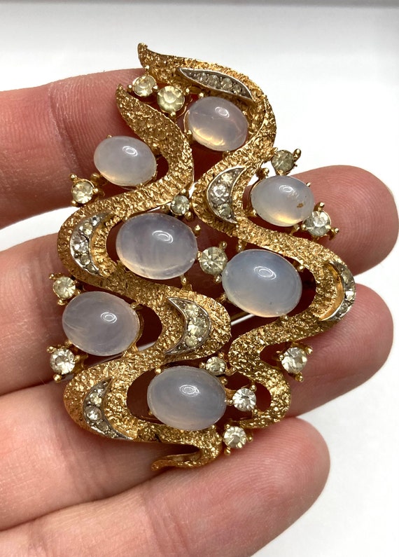 RARE vintage Trifari Faux Moonstone Brooch signed - image 5