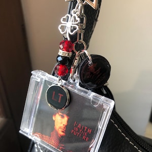 Nfc Keychain Louis Tomlinson Faith in the Future - pendants included - birthday gift idea directioner one direction  1D
