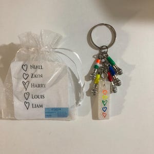 One direction keychain with microphones and hand drawn hearts by the boys- birthday gift idea directioner Midnight memories four MITAM 1D